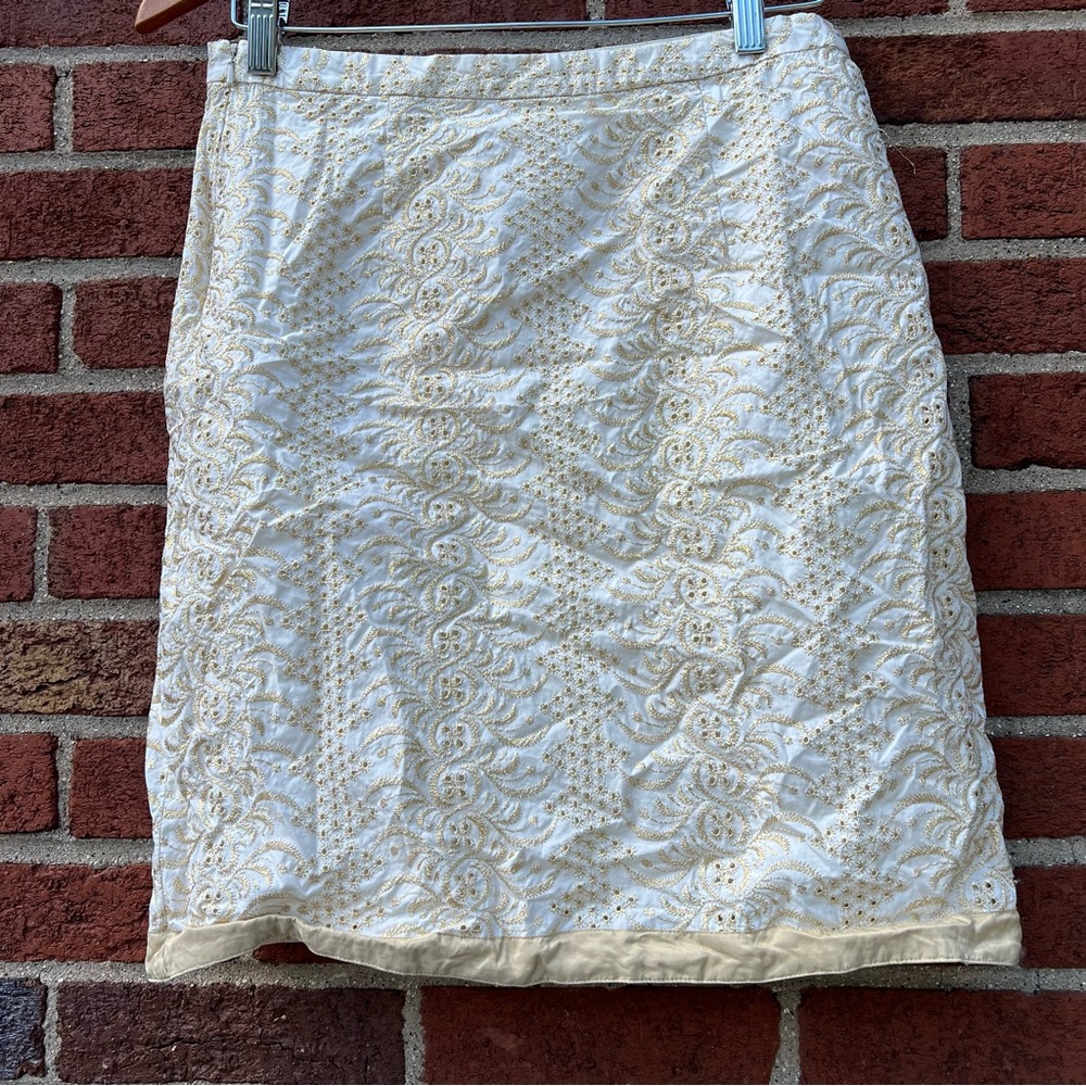 Banana Republic Women’s Straight Pencil Skirt Size 4 Gold Embellishment